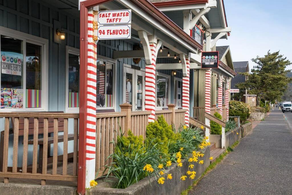 Cannon Beach Vibes, Steps To The Beach,Wifi,3 Full Bedroom En Suites With 3 Fireplaces,Near Downtown Экстерьер фото